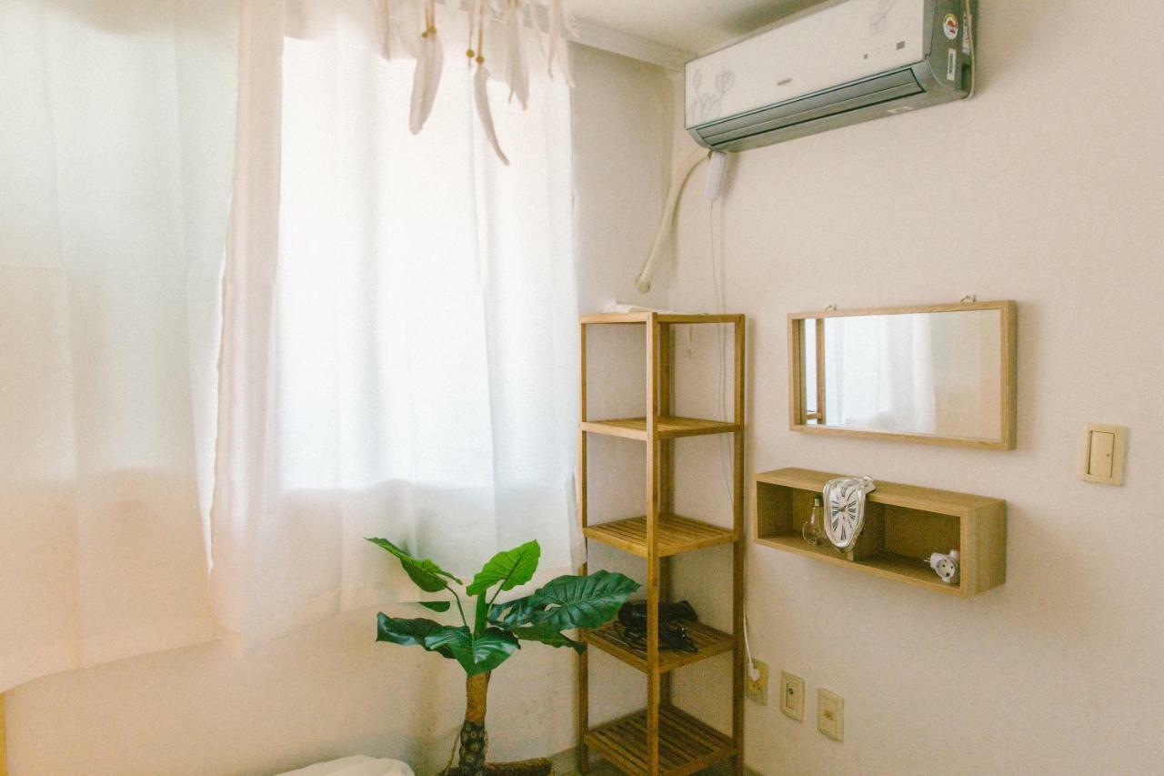 Isaac House Guest house *